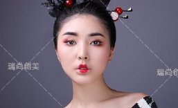 女人怎么學(xué)習(xí)化妝？可以在哪學(xué)化妝？