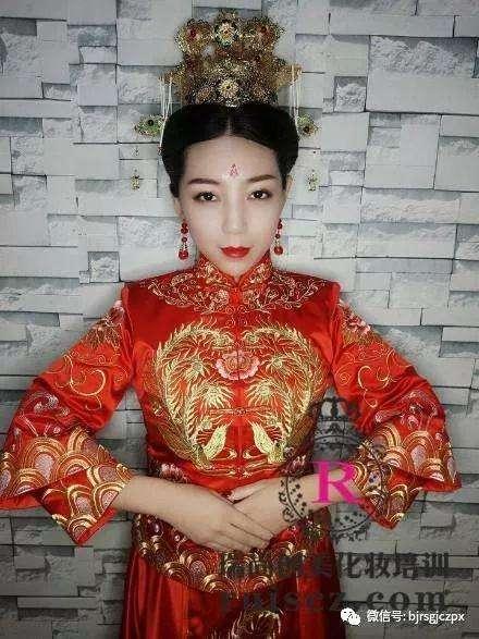 確認(rèn)過眼神，你是我想邀請(qǐng)的人，化妝師pick一下？