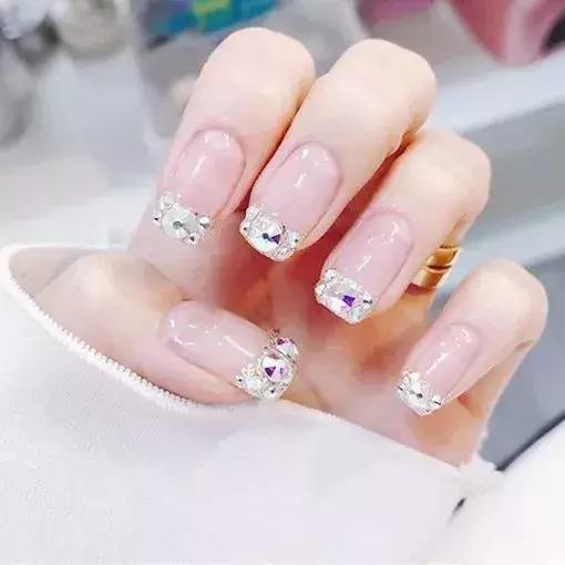 新娘大作戰(zhàn)：備戰(zhàn)黃金周，做上美美的新娘甲去拍婚紗照吧！
