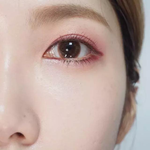 一個(gè)正兒八經(jīng)的美妝教學(xué)：流行色+櫻花妝，帶你走花路~