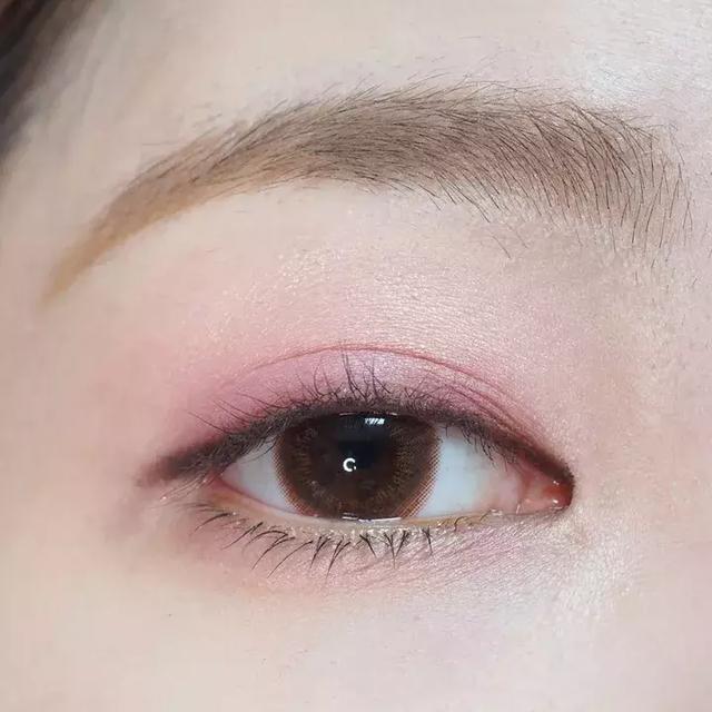 一個(gè)正兒八經(jīng)的美妝教學(xué)：流行色+櫻花妝，帶你走花路~