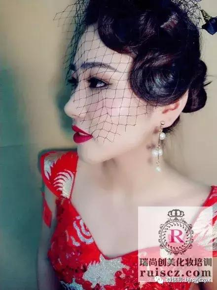 「學員月考」玩轉色彩：時尚&白紗，你pick哪個？