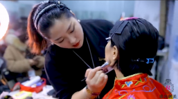 女的學(xué)彩妝好嗎？發(fā)展怎么樣？