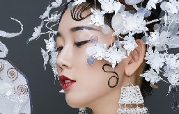 女生學(xué)彩妝好不好？前景怎么樣？
